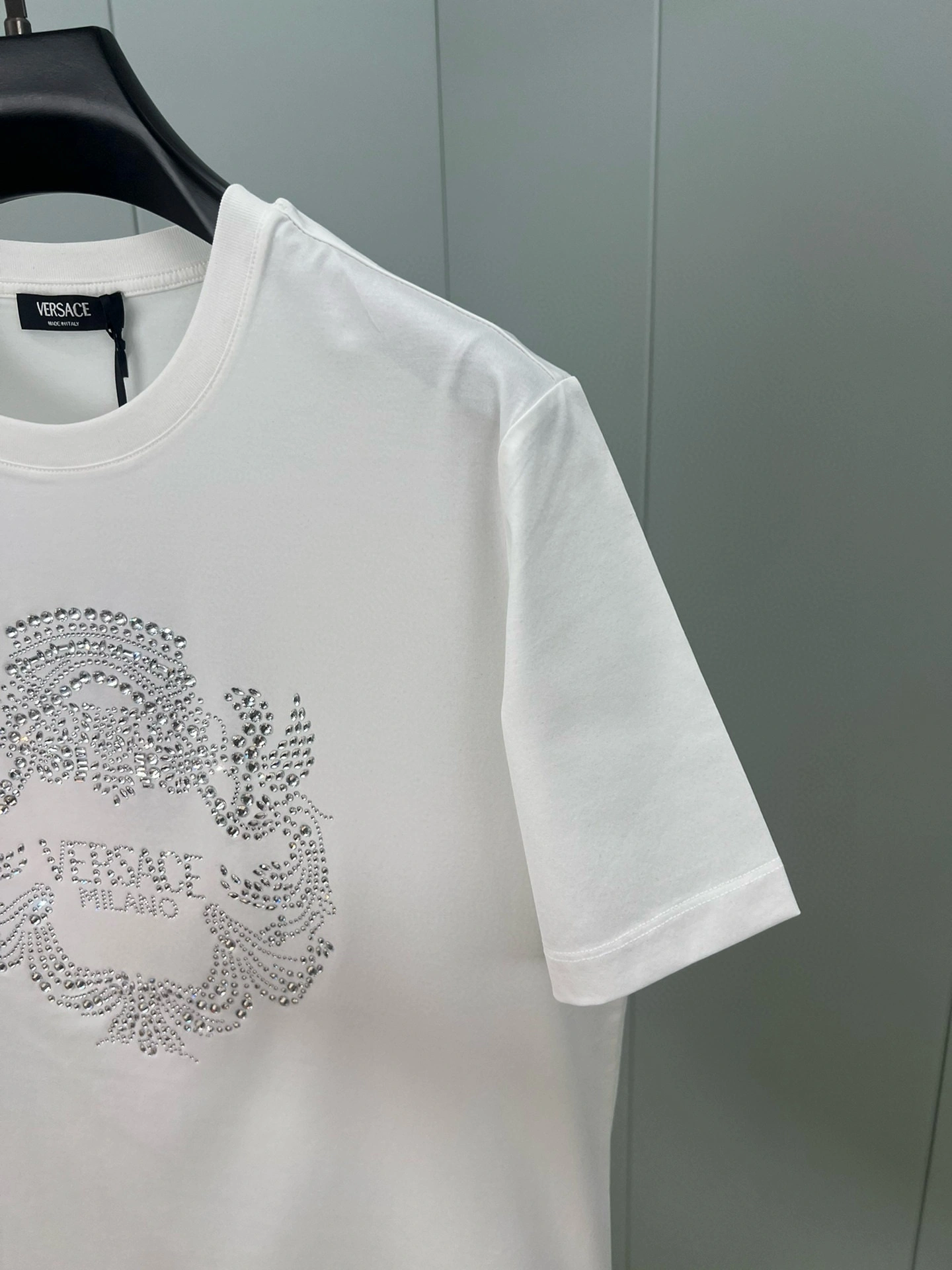 wg.luxury- V5rs135 Crest logo 3Colour item:E-F409A0407-3